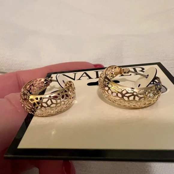 Napier Gold Filigree Hoop Earrings NWT - Picture 4 of 7